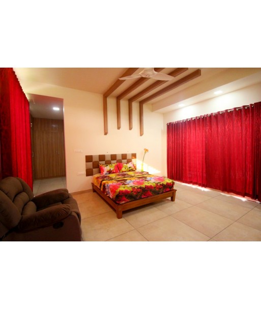 50 Cent Land with 7300 Sq.Ft House for sale Near Pukkattupady Junction